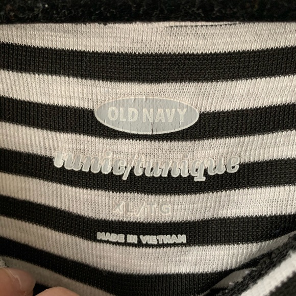 Oversized striped tee (great for layering) - Picture 2 of 5